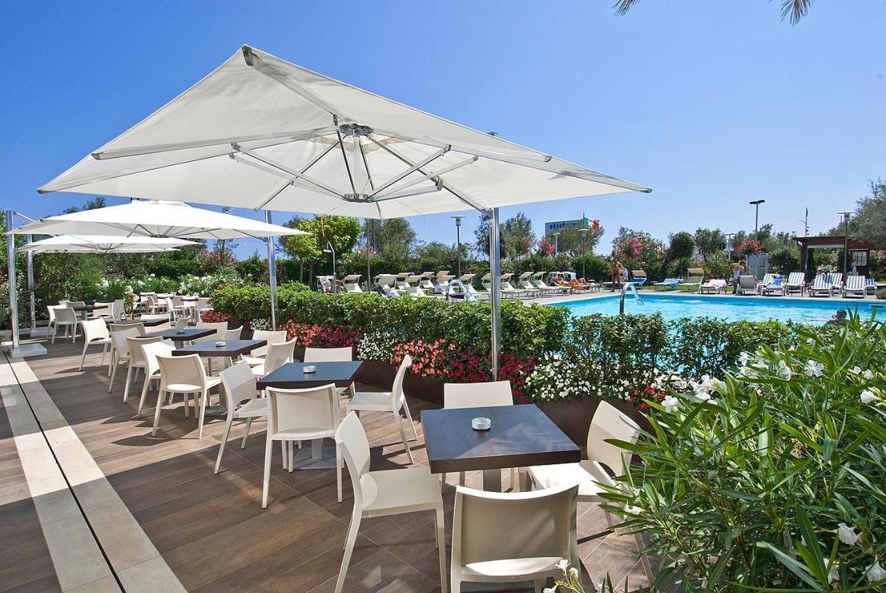 ריצ'יונה Hotel Sarti מראה חיצוני תמונה
