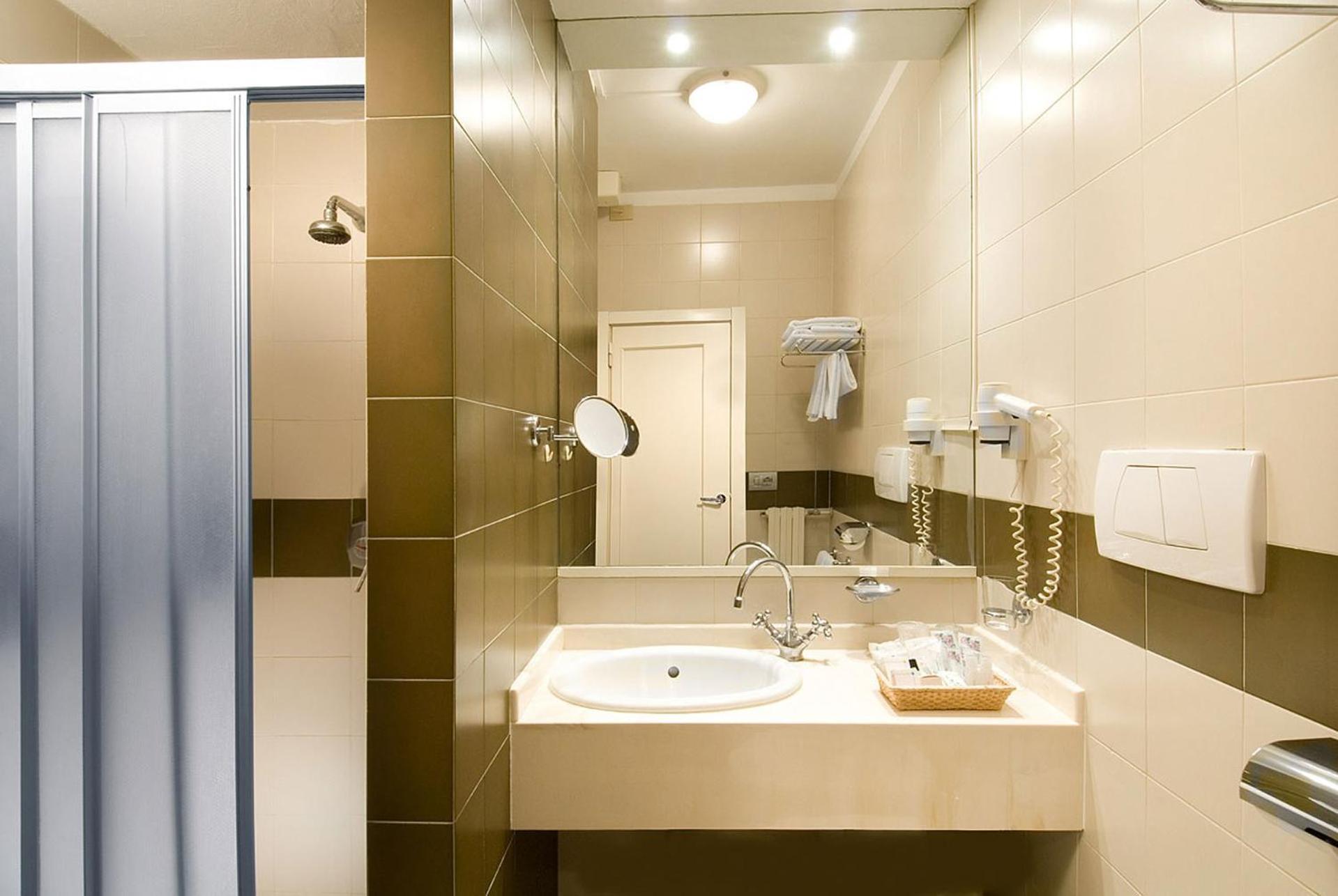 ריצ'יונה Hotel Sarti מראה חיצוני תמונה