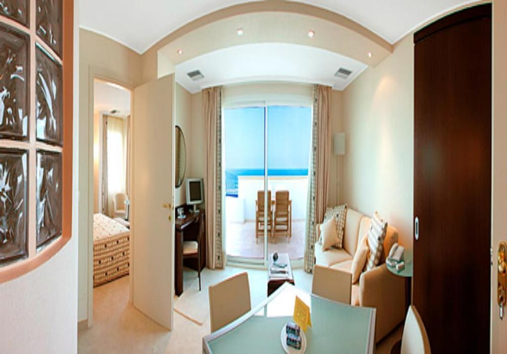 ריצ'יונה Hotel Sarti חדר תמונה