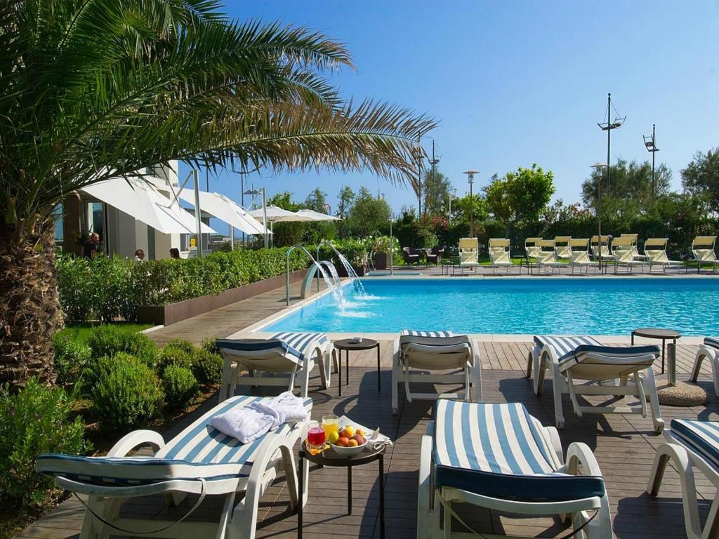 ריצ'יונה Hotel Sarti מראה חיצוני תמונה